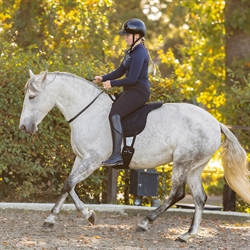 QHP Neck Rope LIBERTA - Læder Cordeo- Justerbar  - Vist på hest i galop